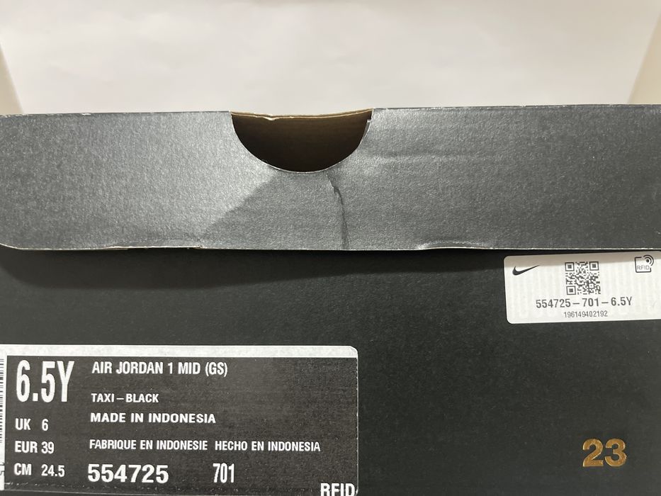 Jordan 1 mid Taxi 500