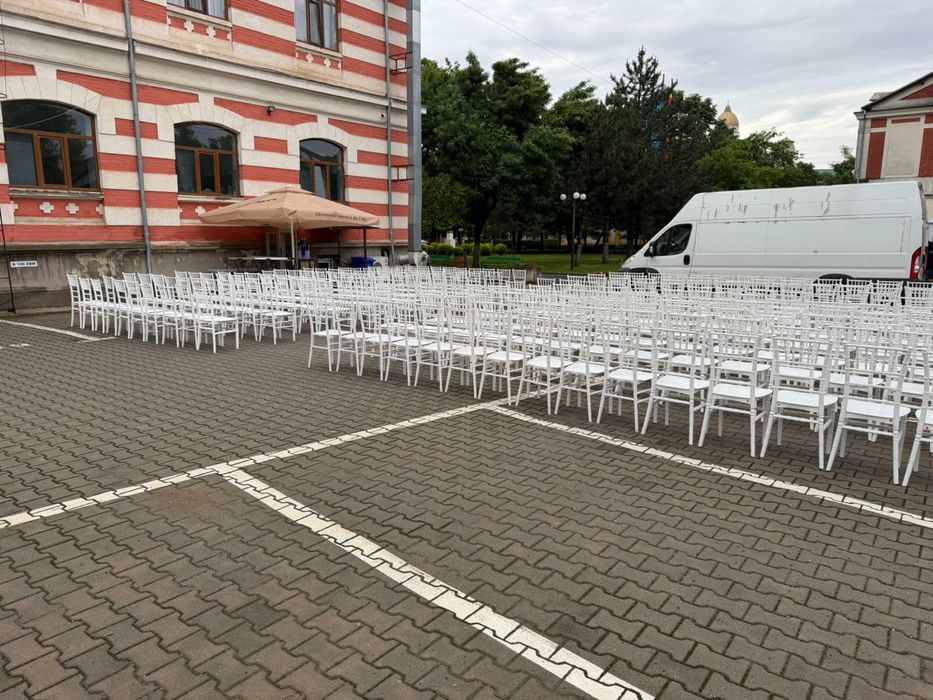 Închirieri pentru nunți și evenimente | Mese, scaune Chiavari, veselă, pavilioane,umbrele