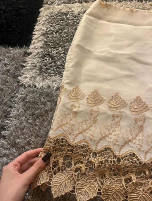 compleu model deosebit format din sacou si fusta