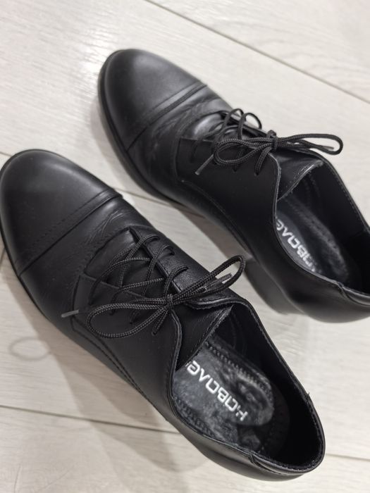 Дамски кожени обувки