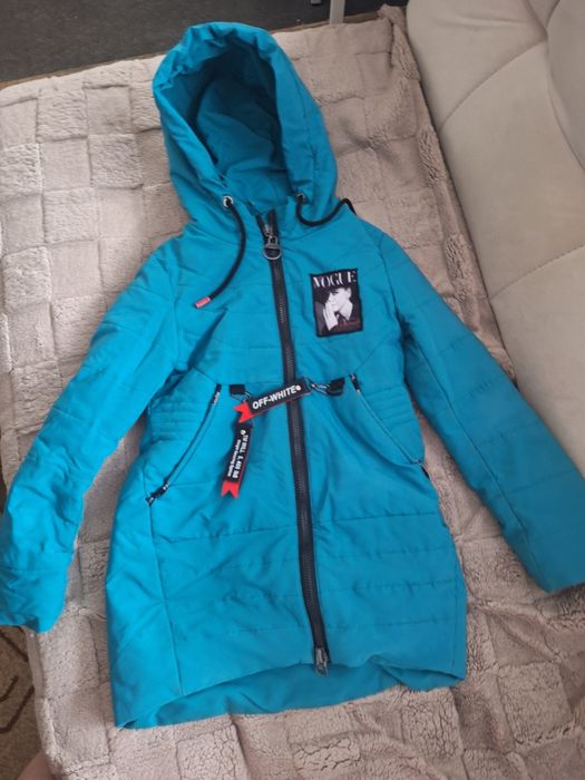 Продам детскую курточку