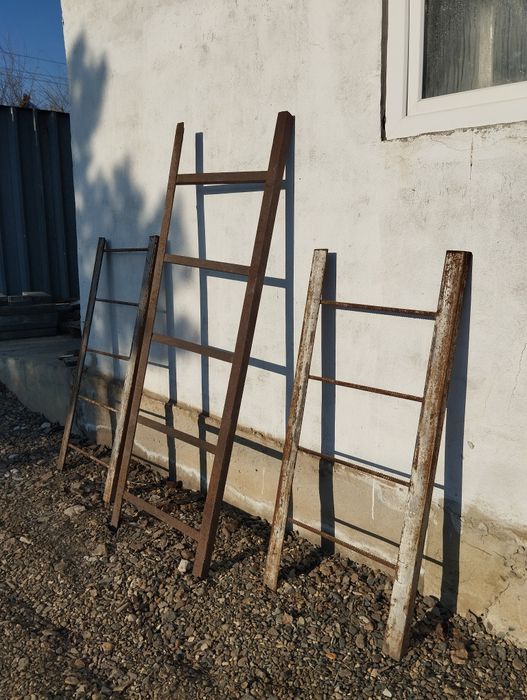 Лестница из уголка и прута