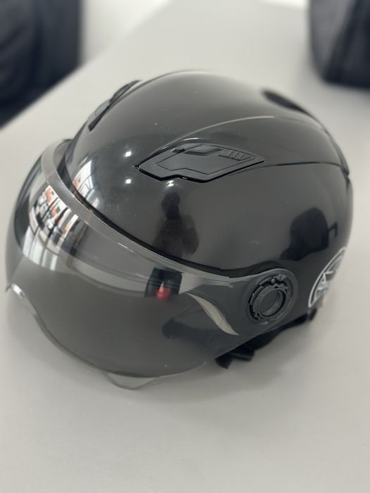 Kaska motoshlem doʻkonga sotuvga keldi