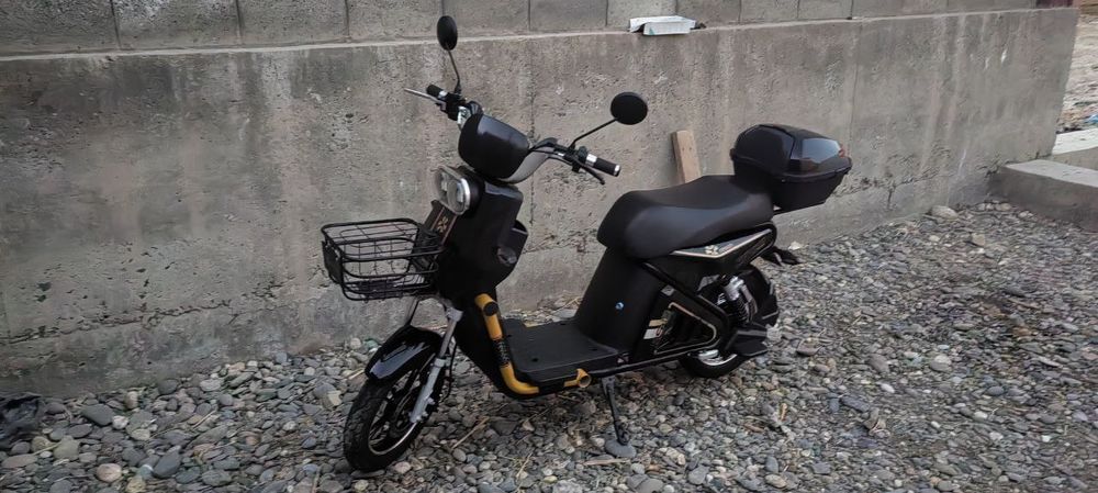 Skuter srochni sotiladi xolati yaxshi