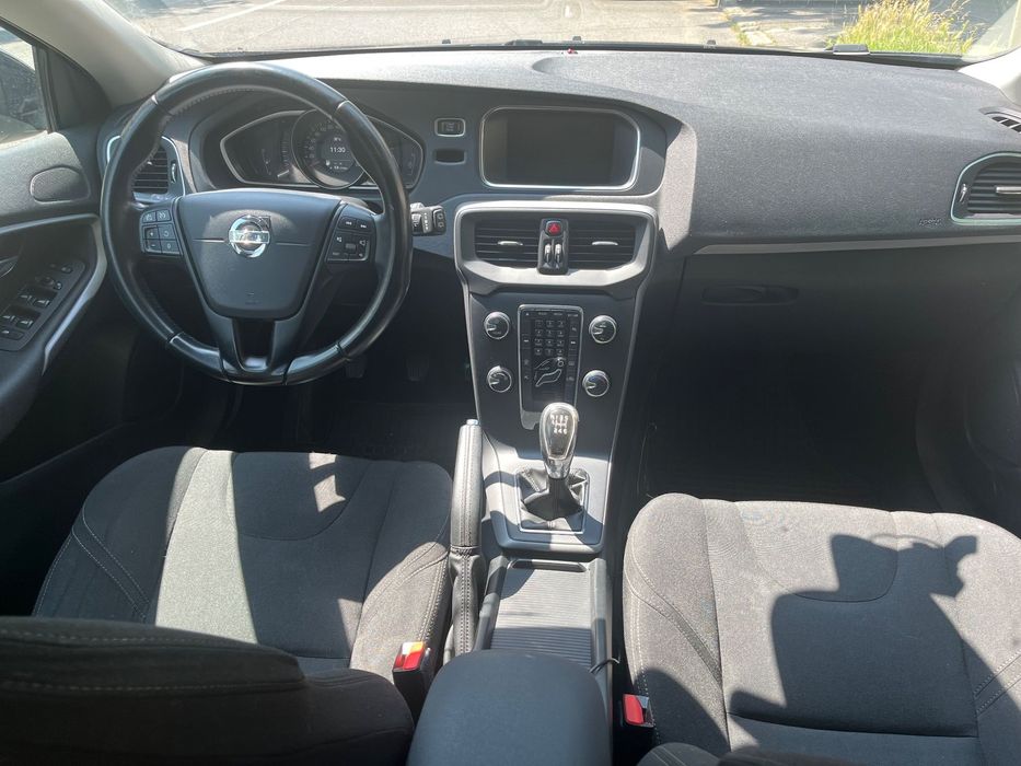 Volvo V40 D2 / 1.6 diesel / 2014 / Hatchback