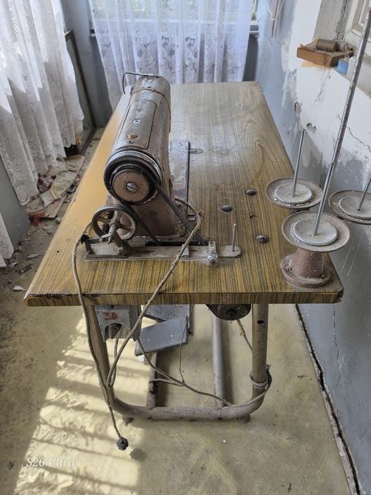 Masina de cusut industrială