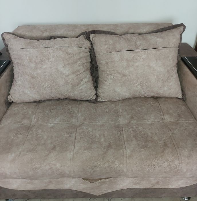 Продам диван ширина 1.6 см раскладной