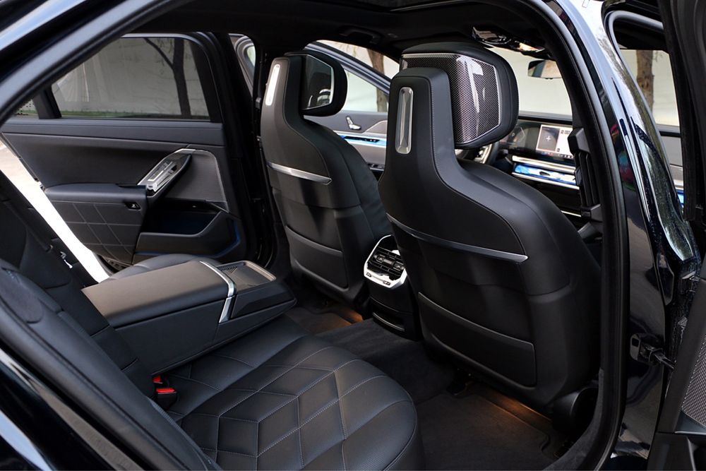 BMW 740D X- Drive 299cp/ Mild Hibrid/ Sky Lounge/ Bowers/Ionic Glow