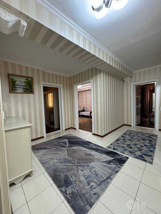 3-х комнатная на Метро Космонавтов ID: 7994
