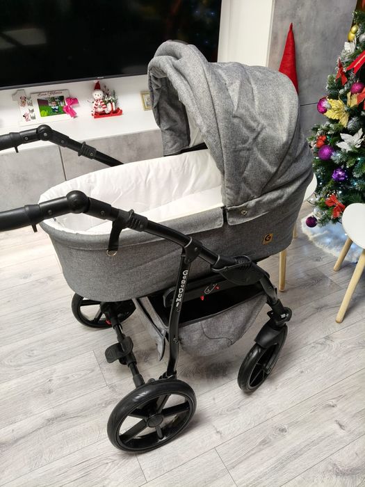 Vând cărucior 3 în 1