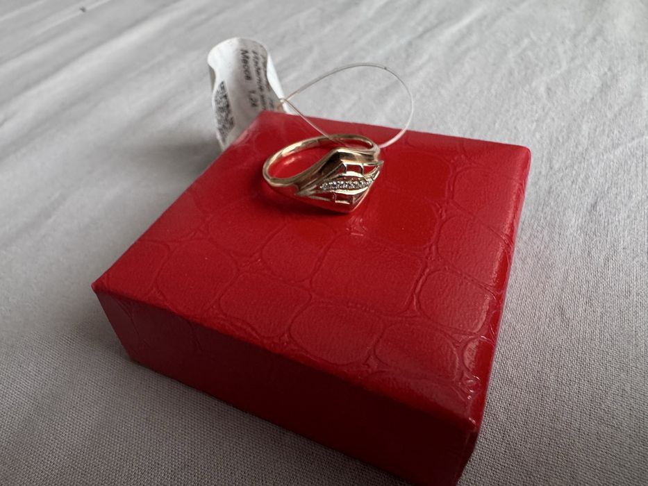 Продам кольцо золотая