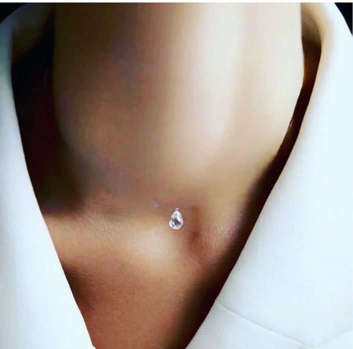 Колиета с Цирконий върху корда