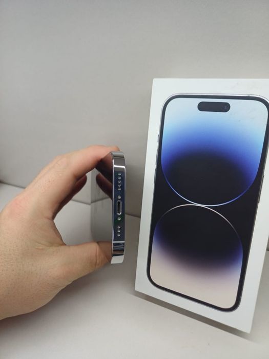 Продам идеальный iPhone 14 pro 128/83%