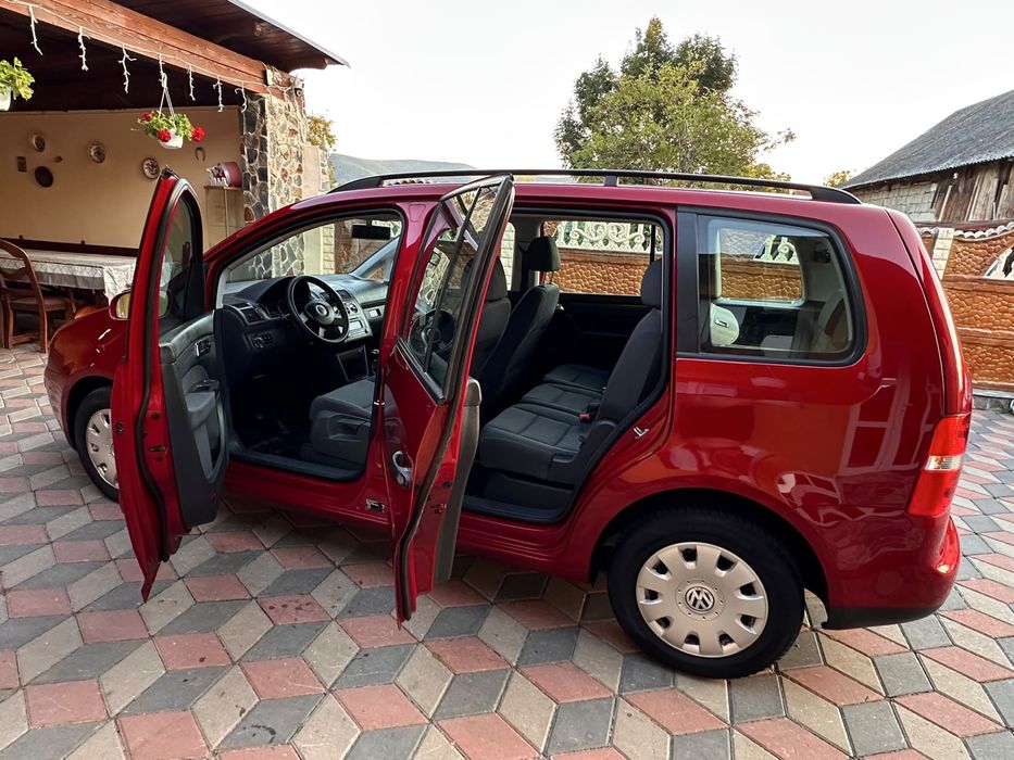 Vw Touran 7 locuri an 2006