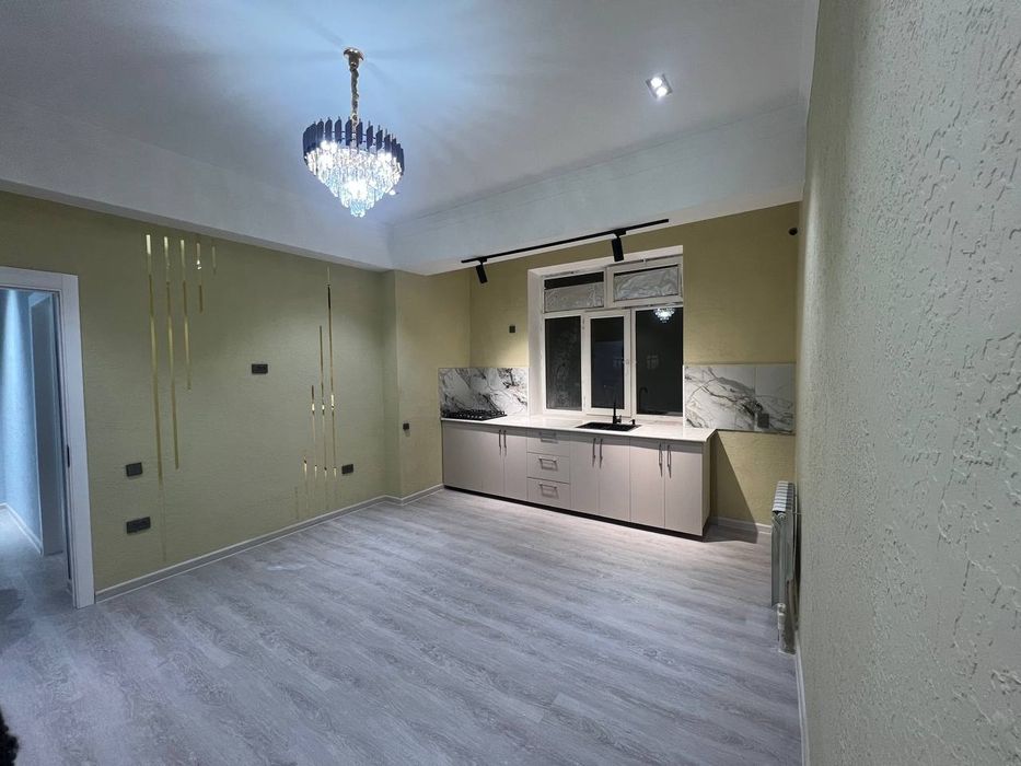 Продаётся Квартира Яшнабадский район  Жк Азия Хаус  1в2/2/8= 42м2