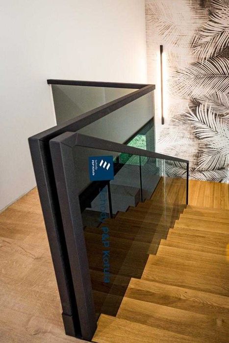 Стеклянные перилы