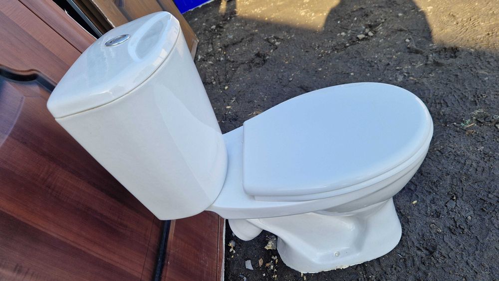 Продается унитаз