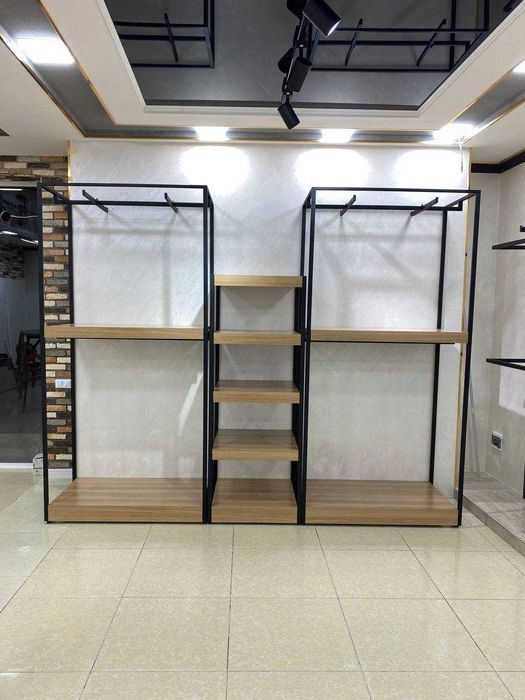 торговое оборудование и ресепшн  для бутиков LOFT