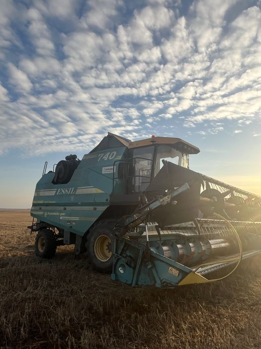 Продам комбайн Есиль 740