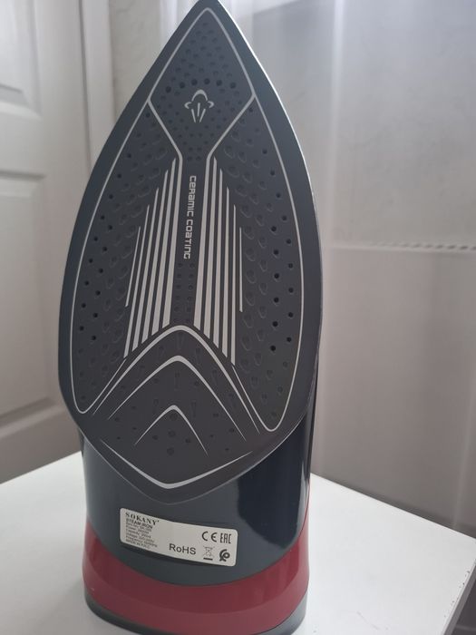 Продаю утюг Sokany