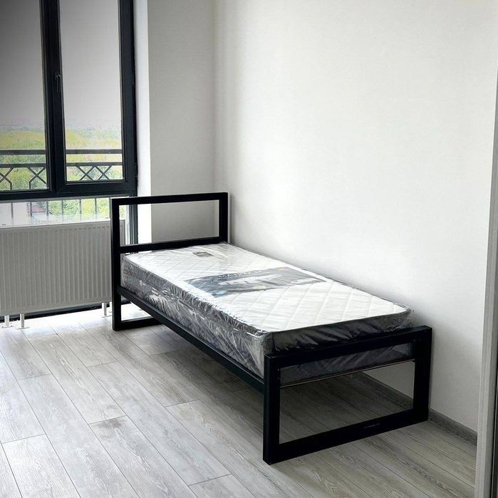 Металлическая кровать мета