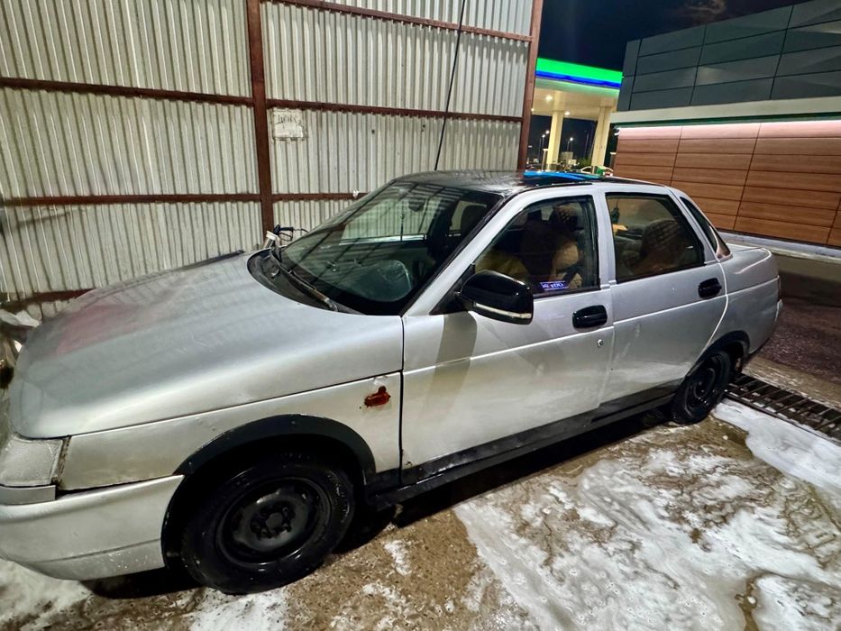 Продам Ваз2110 средний состоянии