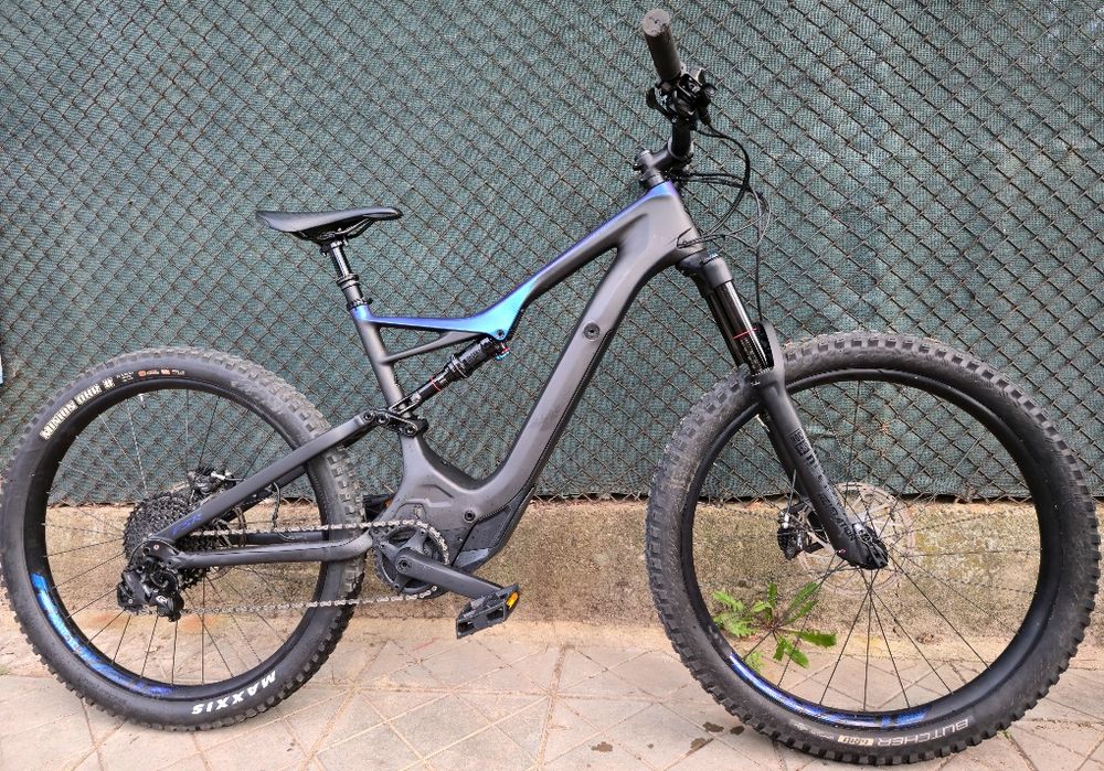 Електрически Карбонов Specialized Turbo levo 27.5+ пълно окачване