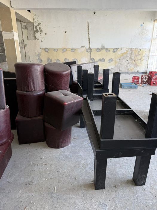 Продавам маси и дивани