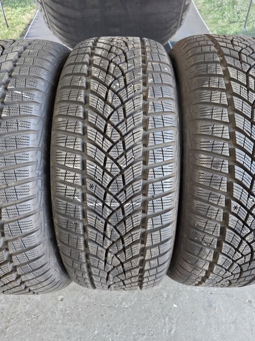 225/50/18 Goodyear 4бр
