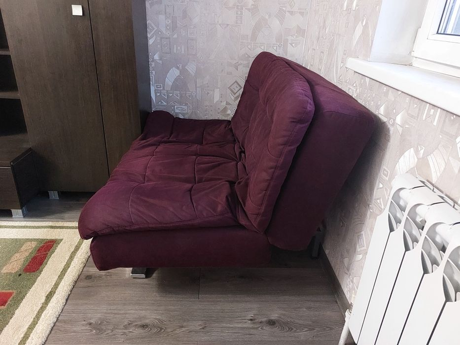 Срочно продам диван