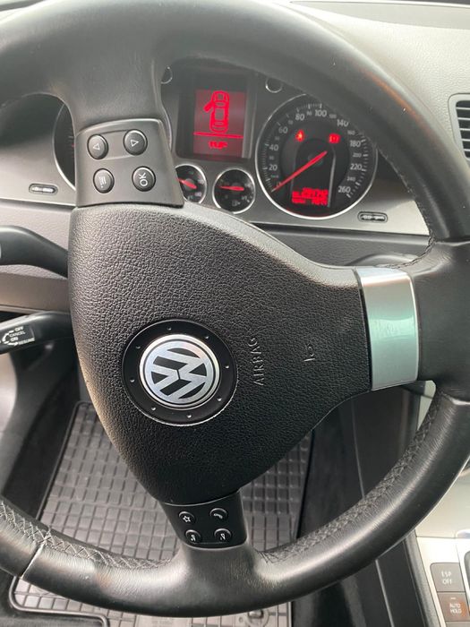 Vand Volkswagen Passat b6 1.9 TDI cod motor BLS