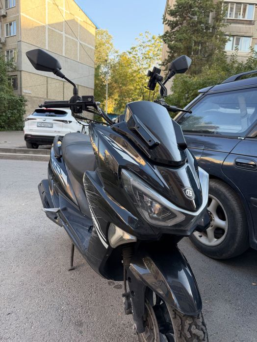 Мопед Maxi 125 кубов 2025 года