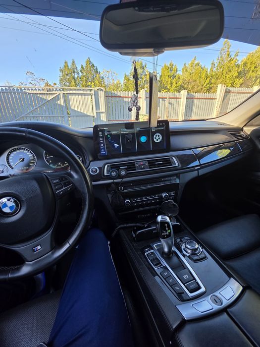 Vând BMW f01 740d
