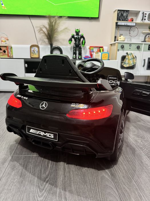 Акомулаторна кола Mercedes GT63 amg