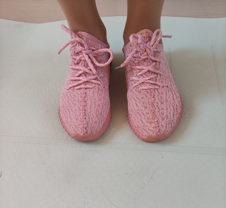 Кроссовки Yeezy б/у 37р, Малазия