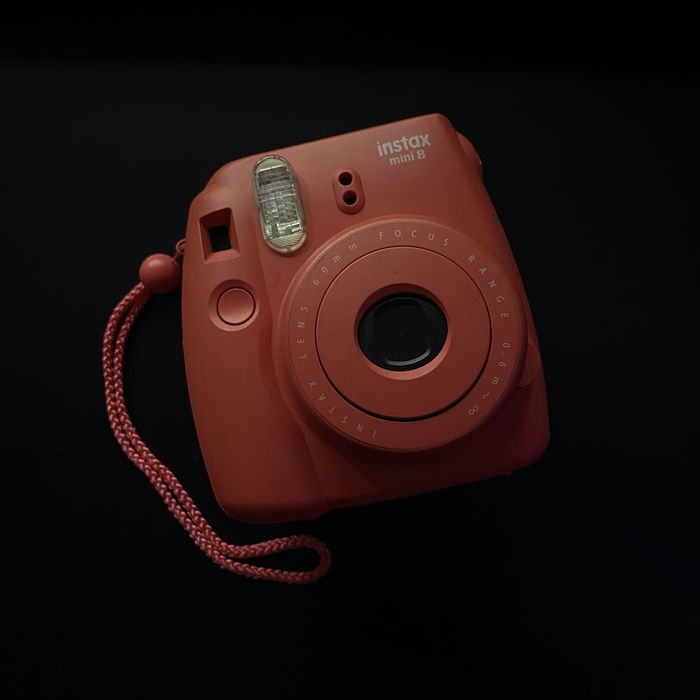 Продам INSTAX mini 8