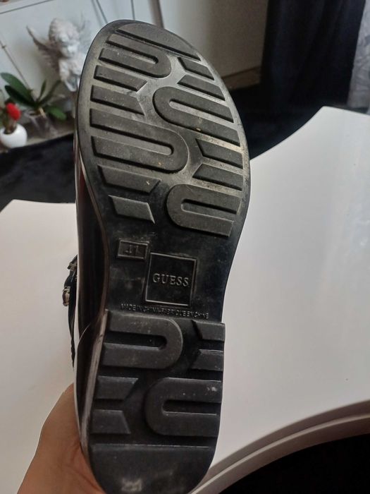 Оригинални ботуши Guess