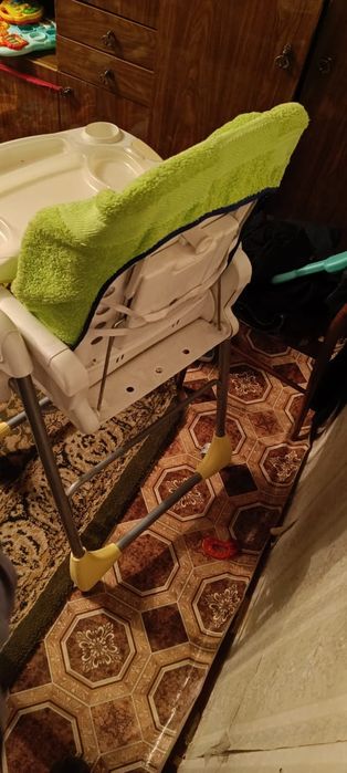 Продам стульчик для кормления и автолюльку