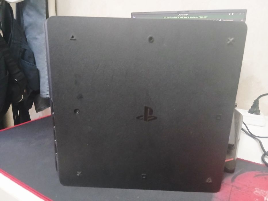 PS4 Slim 500GB - идеальное состояние