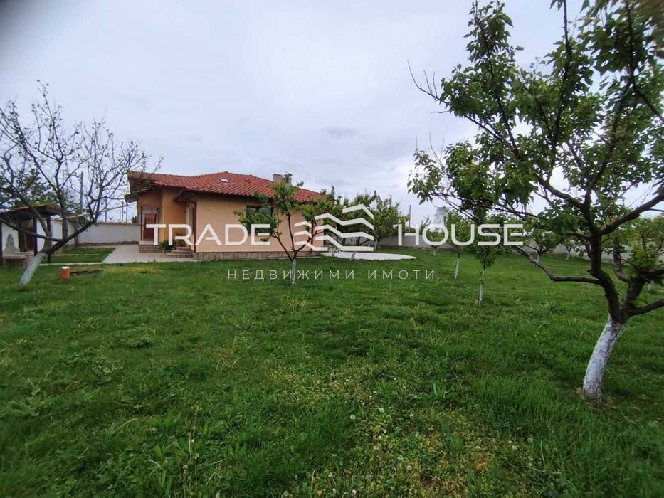 Дава се под наем Къща в с. Костиево, Област Пловдив - 145 кв.м за 800 € - Снимка #2