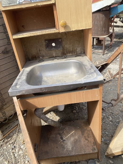 Шкаф с мойкой продам