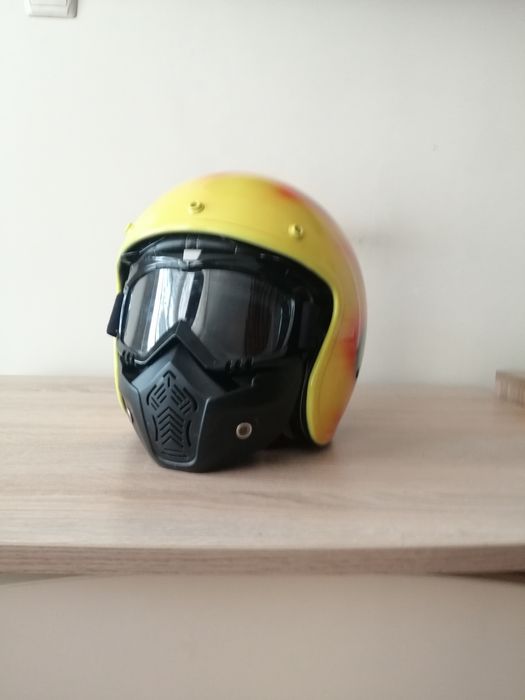 Мото каска MT  Le mans