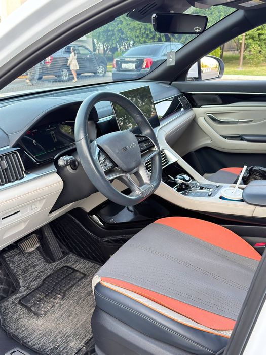 BYD song plus Gibrid