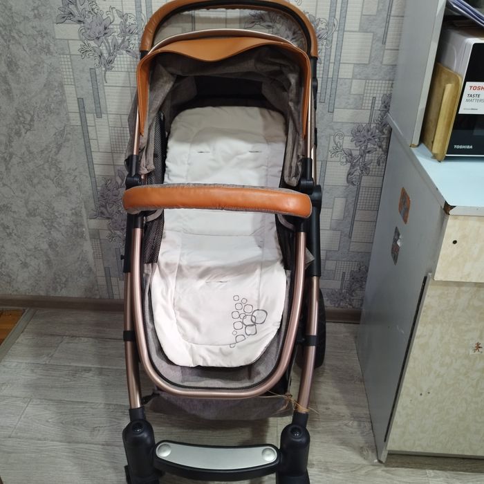 Коляска детская прогулочная.
