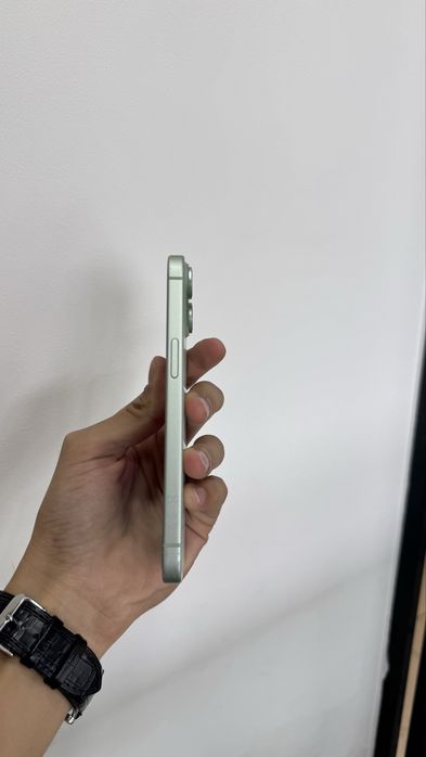 Iphone 15 Green