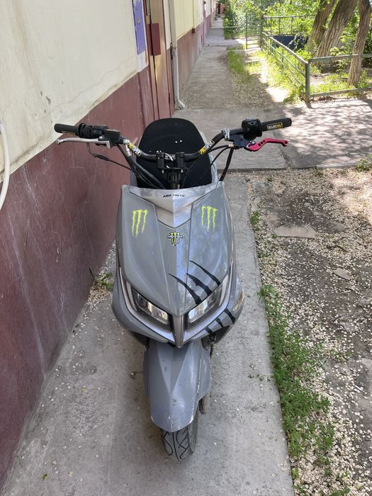 Прода СРОЧНО мопед M8
