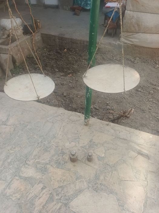 Антиквар  торози сотилади