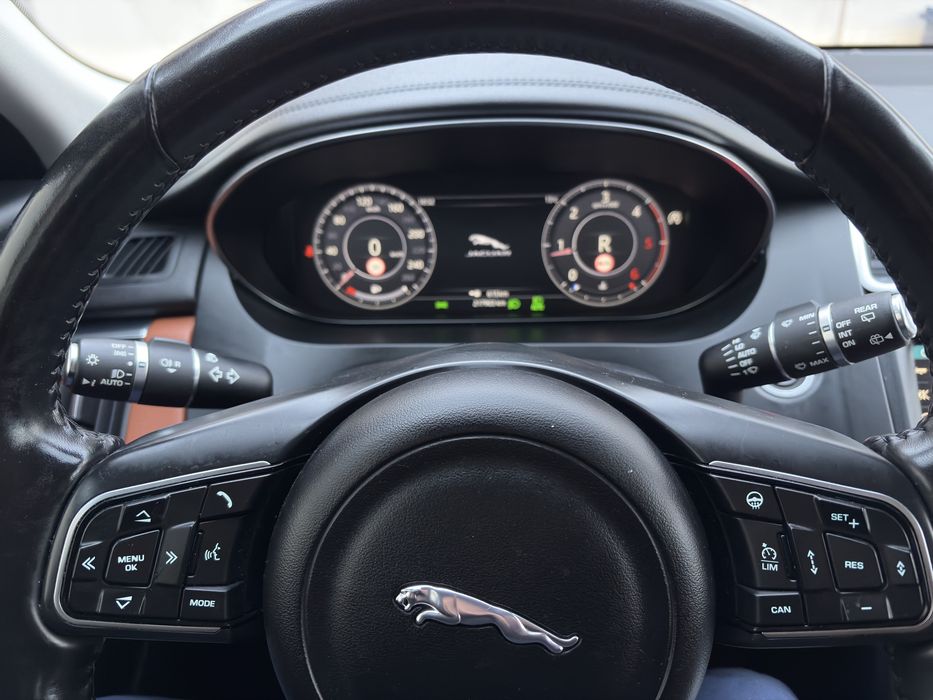 Jaguar E Pauce Metrix 2018 cel mai dotat posibil