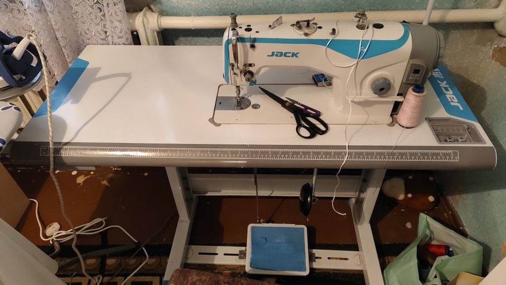 Швейная машина jack f4