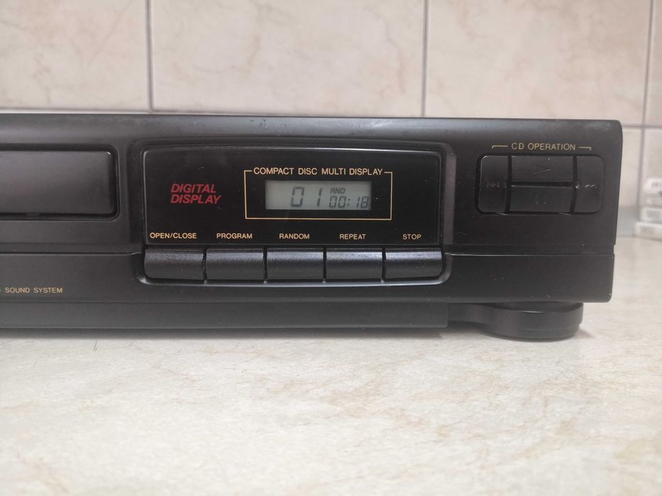 Digital Compact Disc Player CD033